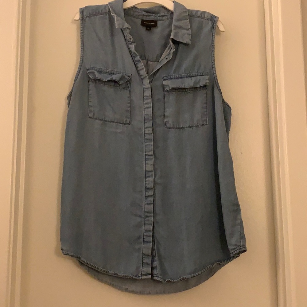 Sleeveless chambray top